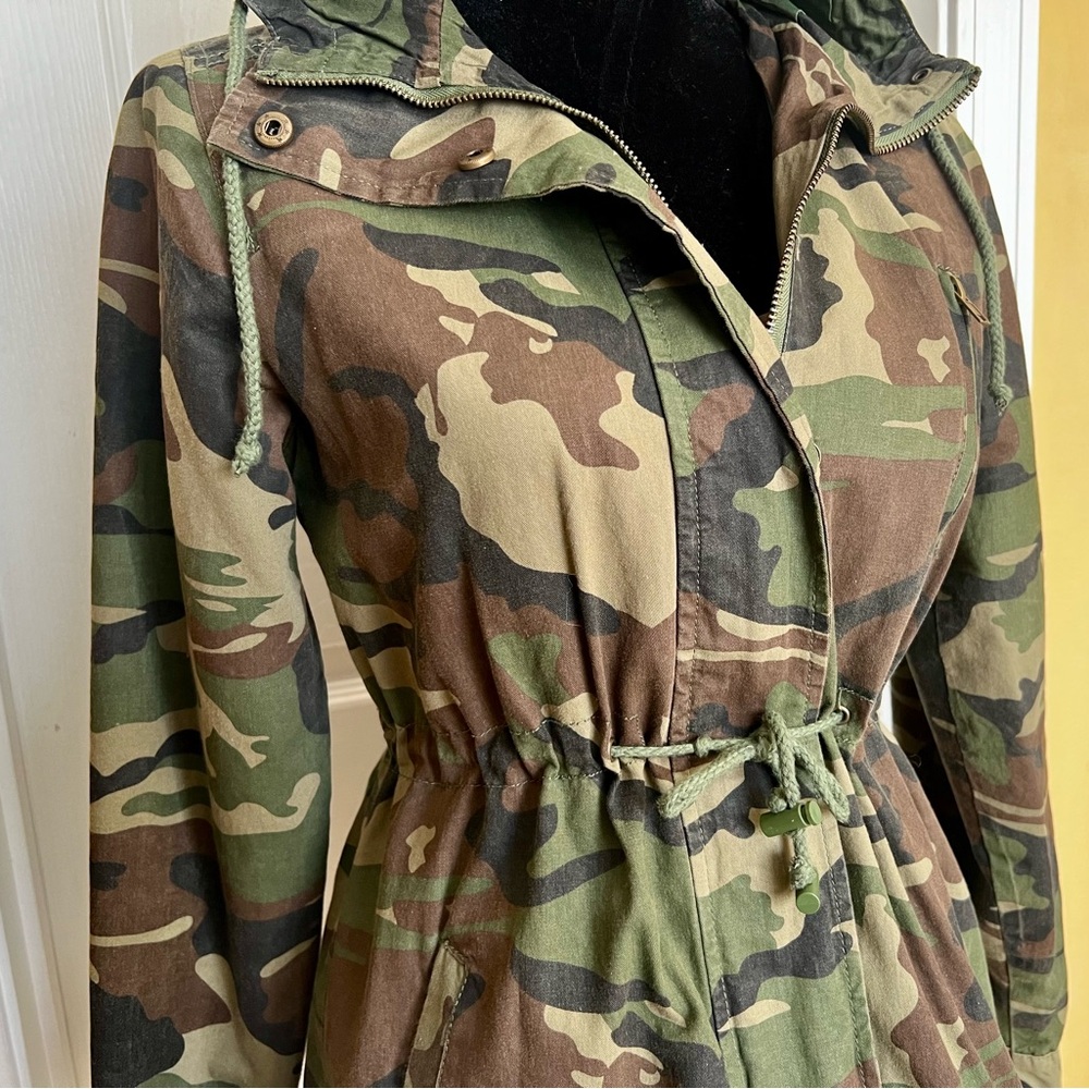 Green and Brown Utility Jacket with Stand-Up Collar - Picture 6 of 7